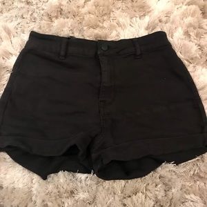 Bullhead size 28 black jean shorts high rise